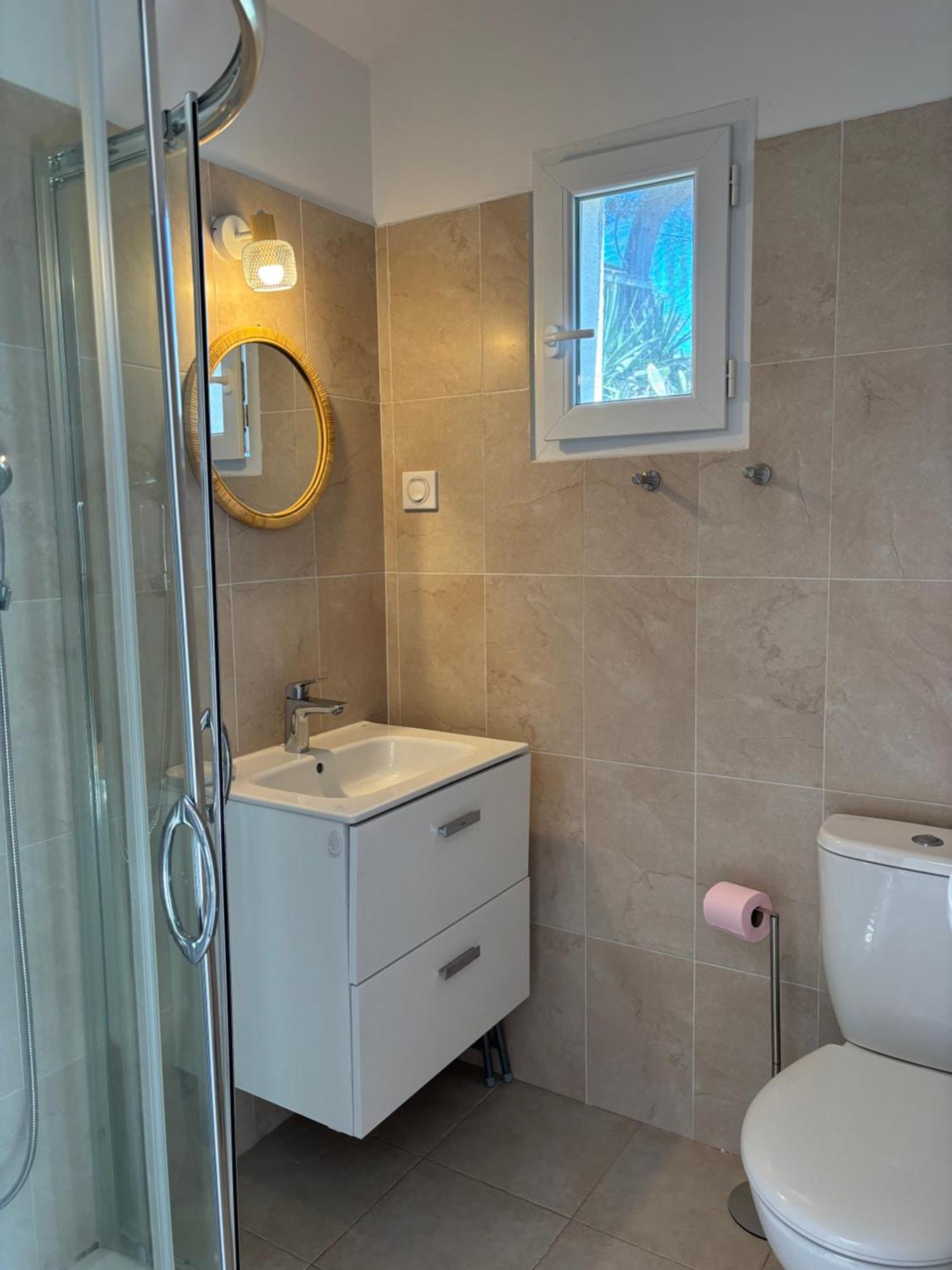 Apartment 2 Personnes Bord De *
